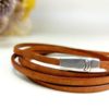 bracelet fin en cuir camel multitours fermoir argenté