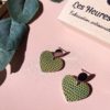 boucles d'oreilles en cuir vert à motif forme cœur