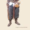 bottes médiévales portées par un homme en costume médiéval