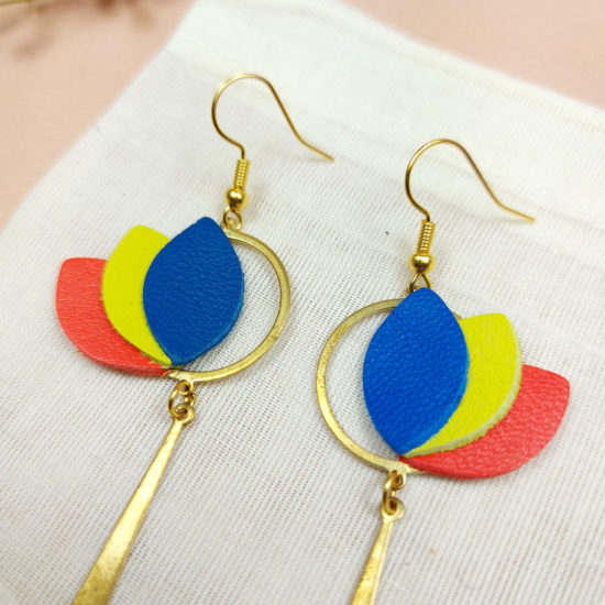 Boucles d'oreilles pendantes en cuir bleu