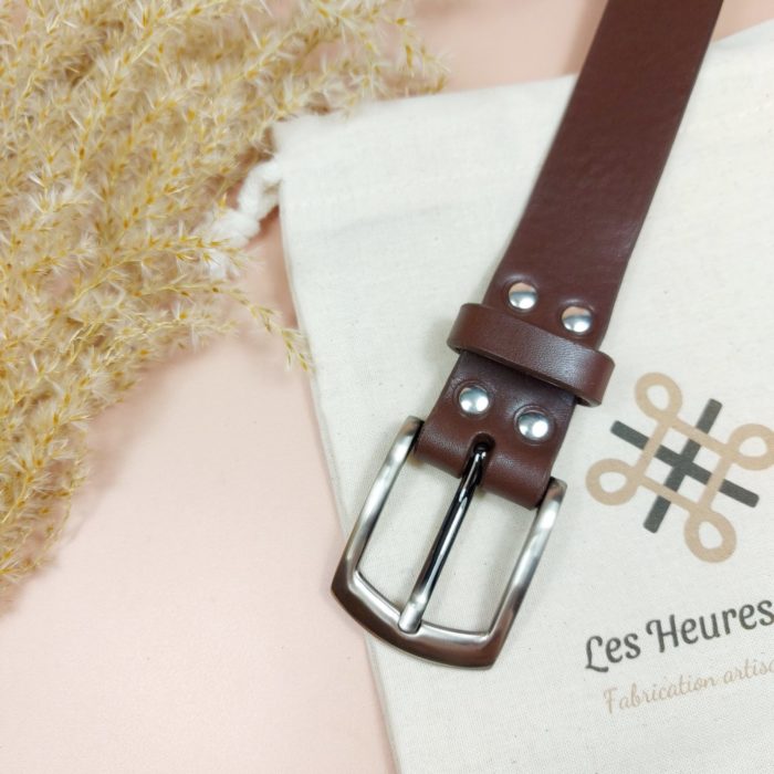 Ceinture artisanale en cuir marron