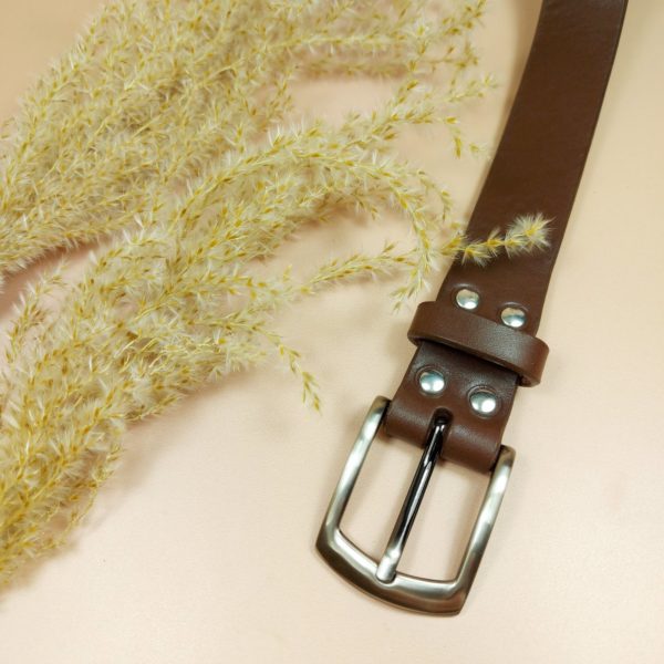 Ceinture artisanale en cuir marron