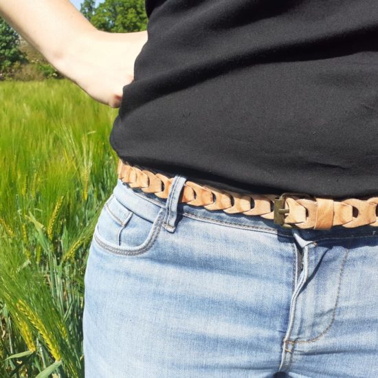 Ceinture maillons fine beige en cuir