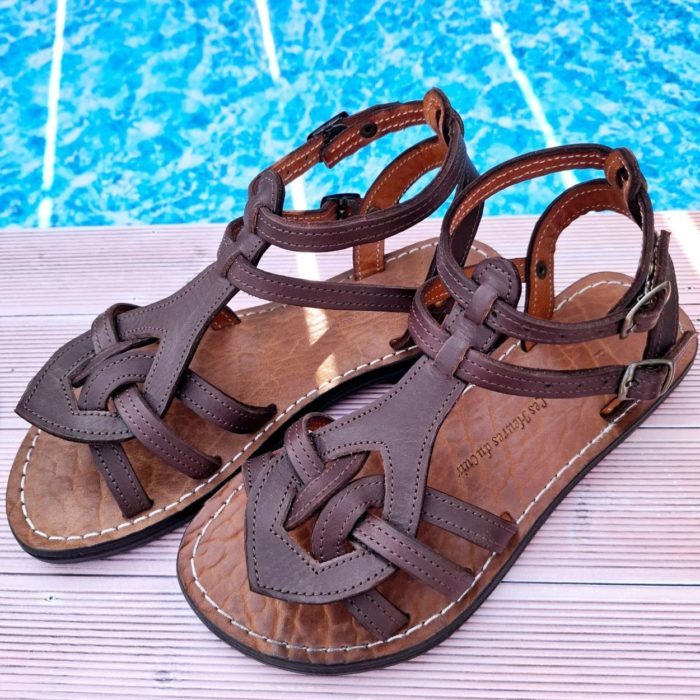 Sandales plates femme en cuir marron