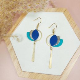 Boucles d'oreilles pendantes en cuir bleu