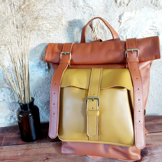 Sac à dos artisanal en cuir camel et jaune