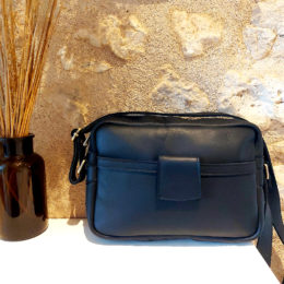 sac trotteur artisanal en cuir noir