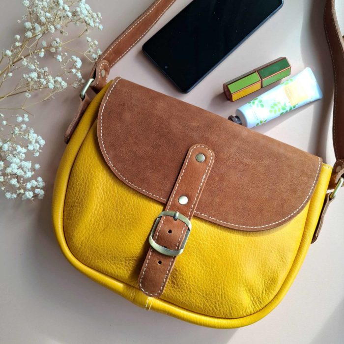 Sac jaune en cuir