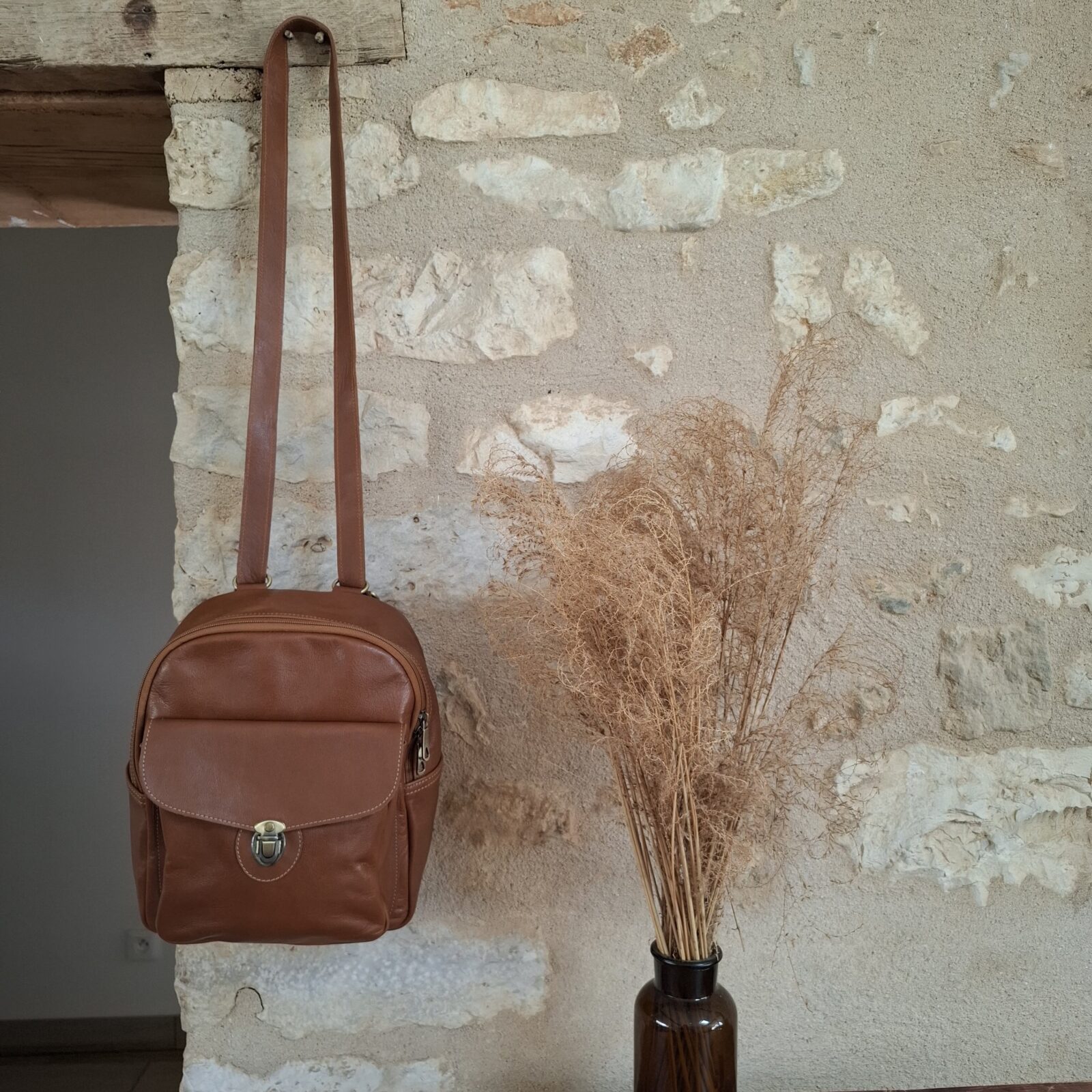 petit sac à dos convertible bandoulière en cuir marron clair convertible