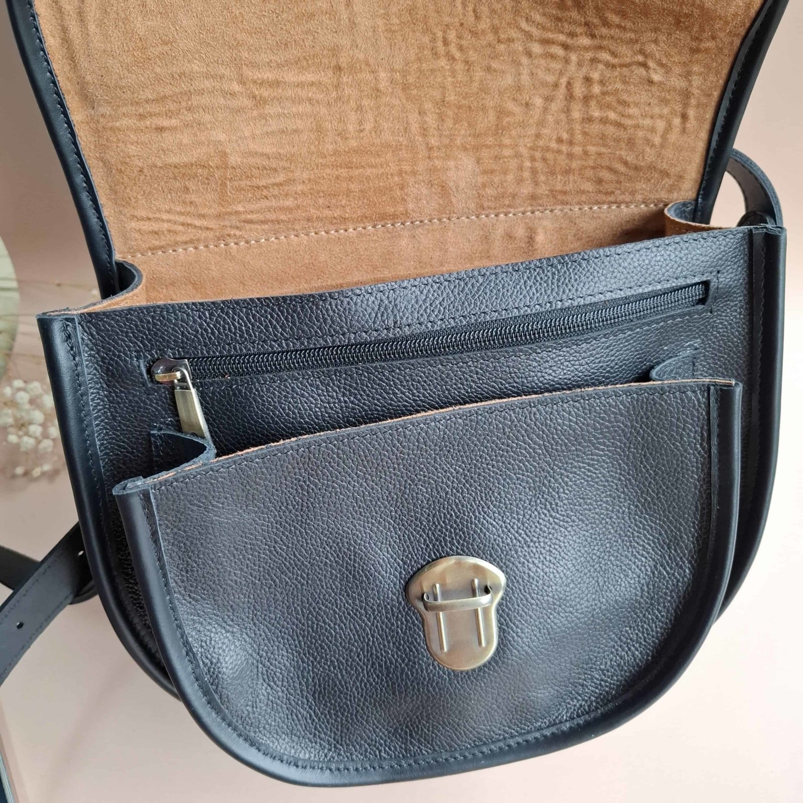 Sac femme en cuir noir