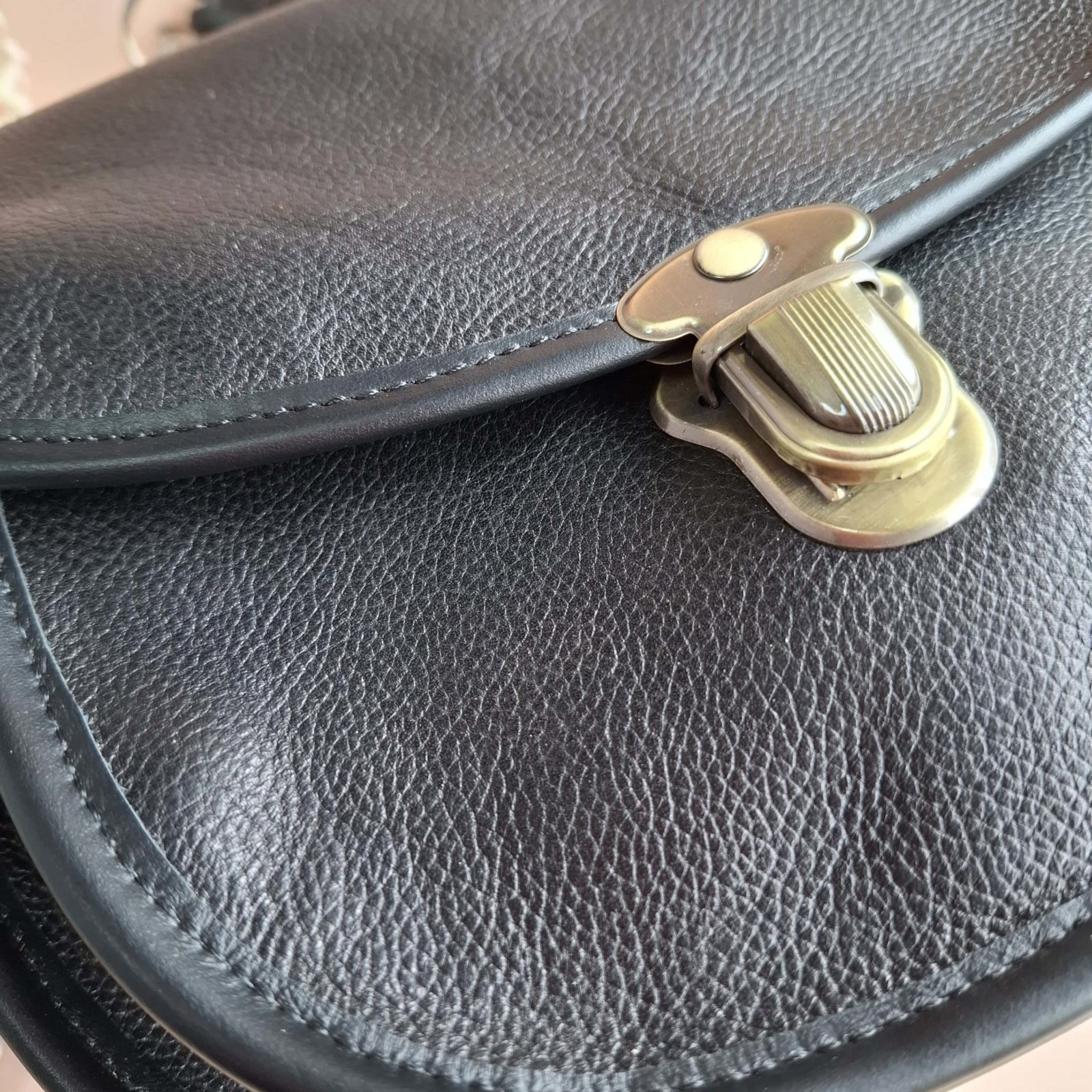 Sac femme en cuir noir – Image 4